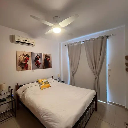 Johnny's Place Апартаменты