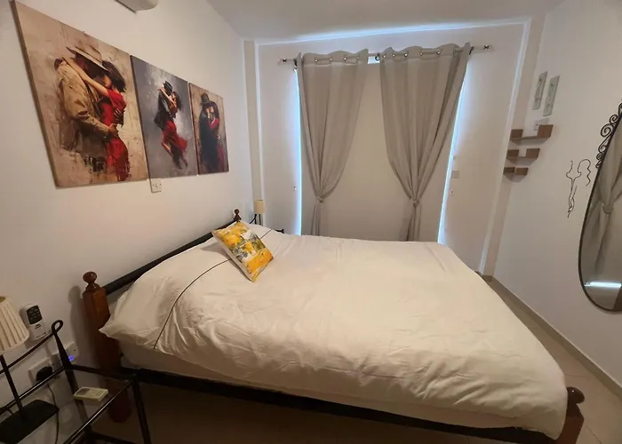 Johnny's Place Апартаменты Пафос