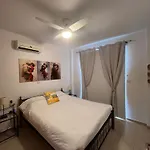 Johnny's Place Apartment