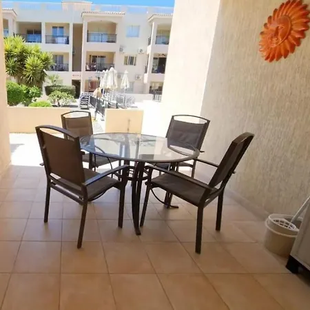 Johnny's Place Apartment *