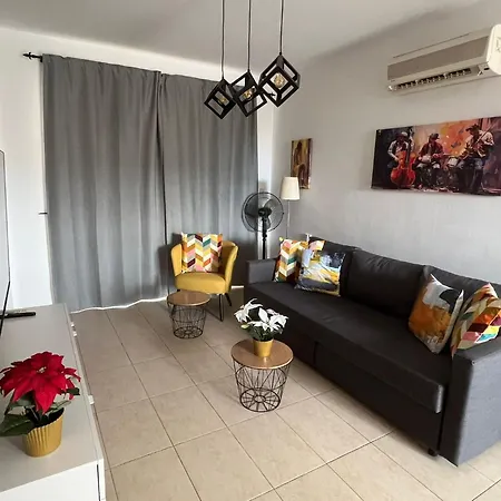 דירה Johnny's Place פאפוס