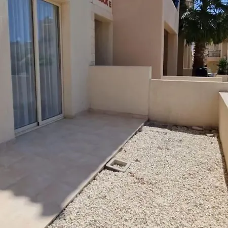 Johnny's Place * Paphos