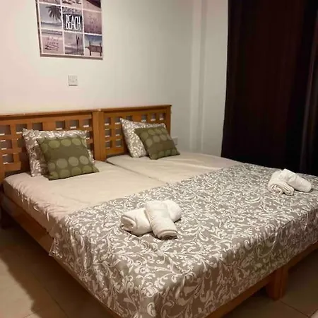 Johnny's Place Apartman Paphos