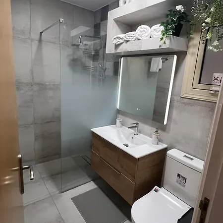 Johnny's Place * Paphos